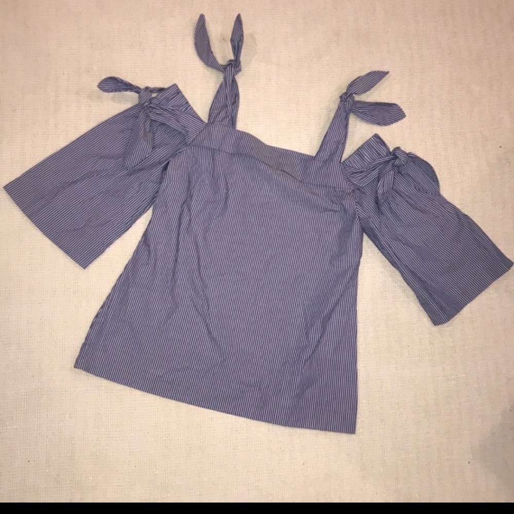 Banana Republic cold shoulder top